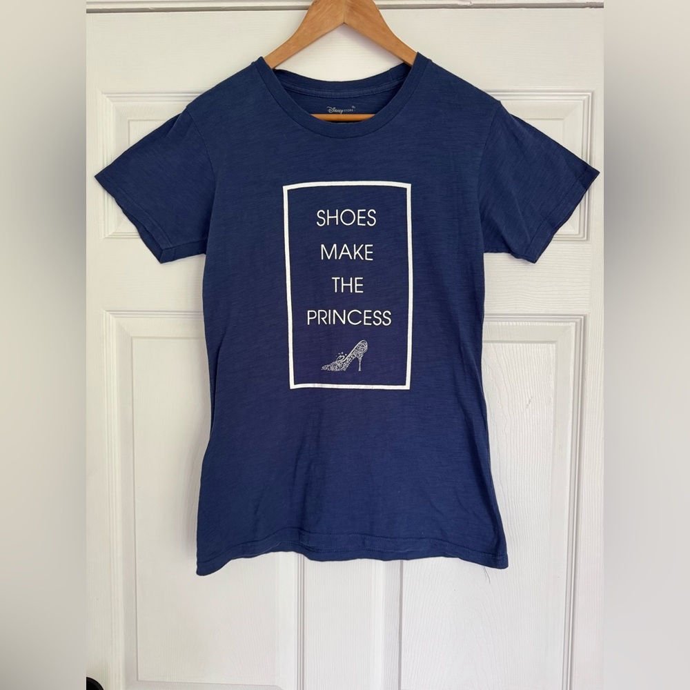 Disney Store “Shoes Make The Princess” Cinderella Glass Slipper Tee – Size M